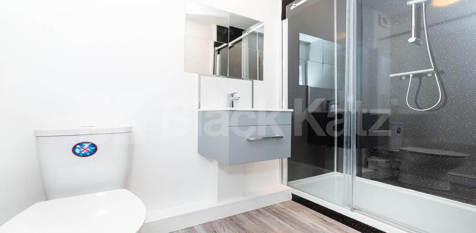 Newly refurbished 3 bed with luxury kitchen and 3 bathrooms Clarence Gardens, Camden / Euston